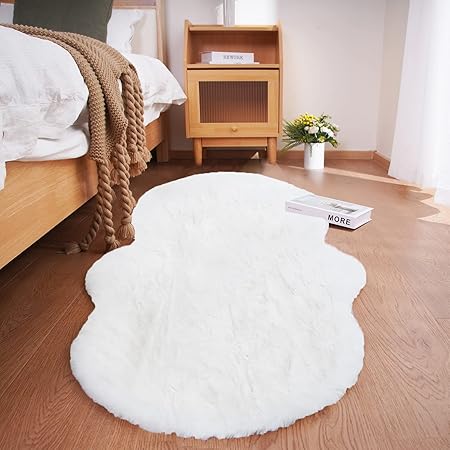 Ghouse Soft Faux Sheepskin Fur Rug 2x4 White Fluffy Rug Bedside Rug Plush Rug Shag Nursery Rug Carpet Area Rug for Living Room Bedroom Playing Room Decor